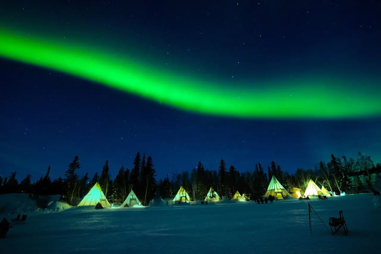 green aurora image