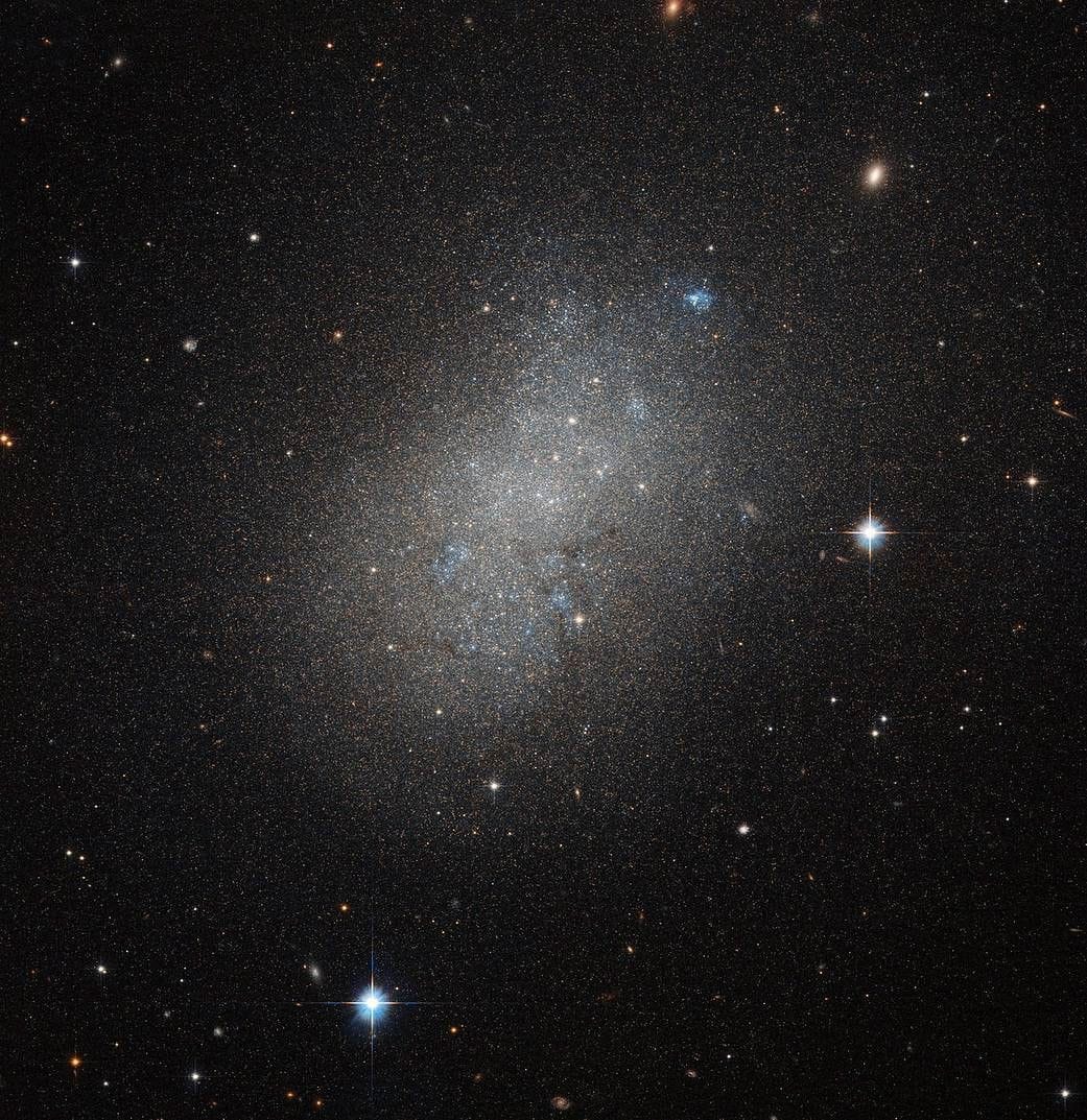 irregular galaxy ngc5264