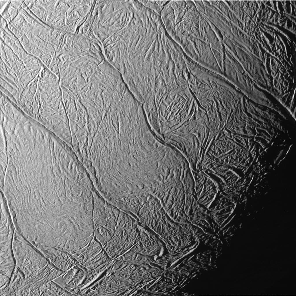 enceladus tiger stripes